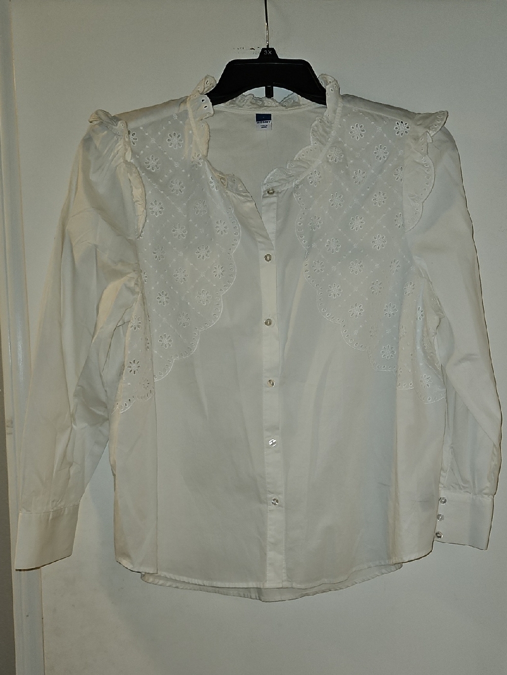 NWT Old Navy White Eyelet Ruffle Collar Button-Down Shirt